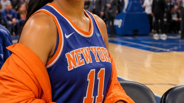The Symbolism of Jordyn Woods' Knicks Clutch: A Cultural Moment | rtp lineslot88, scorenga games onl