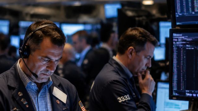 Market Trends: Dow Gains While Tech Stocks Face Pressure Ahead of Earnings | ajr88 rtp, template fif